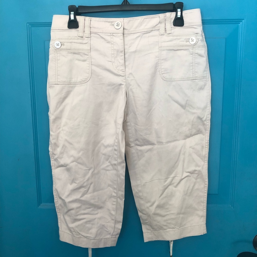 🌼3/$30🌼 WHBM Khaki Slim Pedal Pusher crop pants Size 4